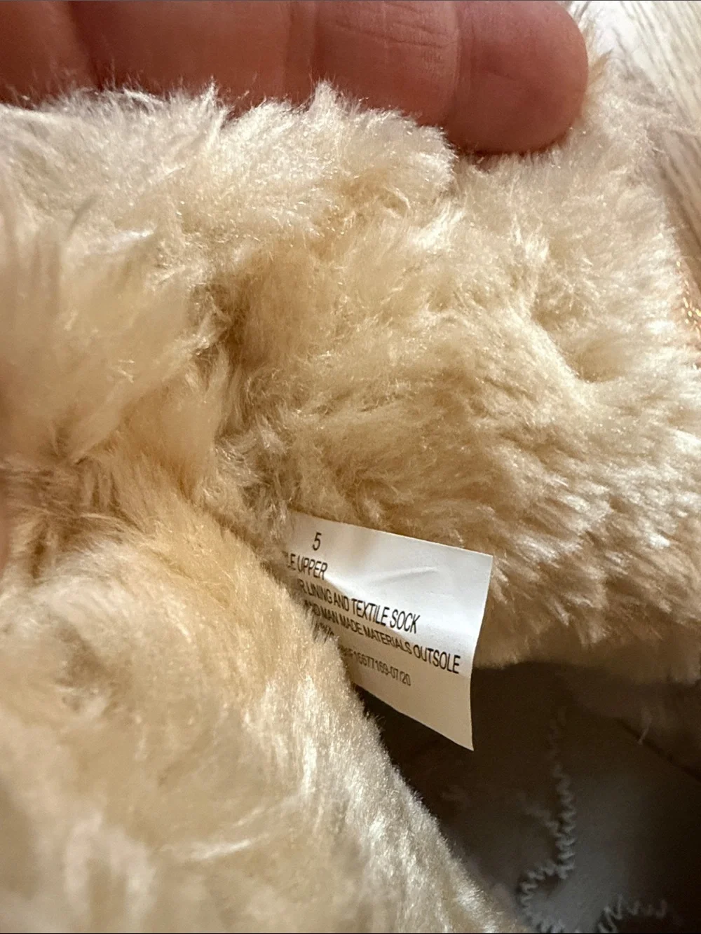 Cat & Jack Shimmery Cream Faux Fur Lined Kids Boots size 5